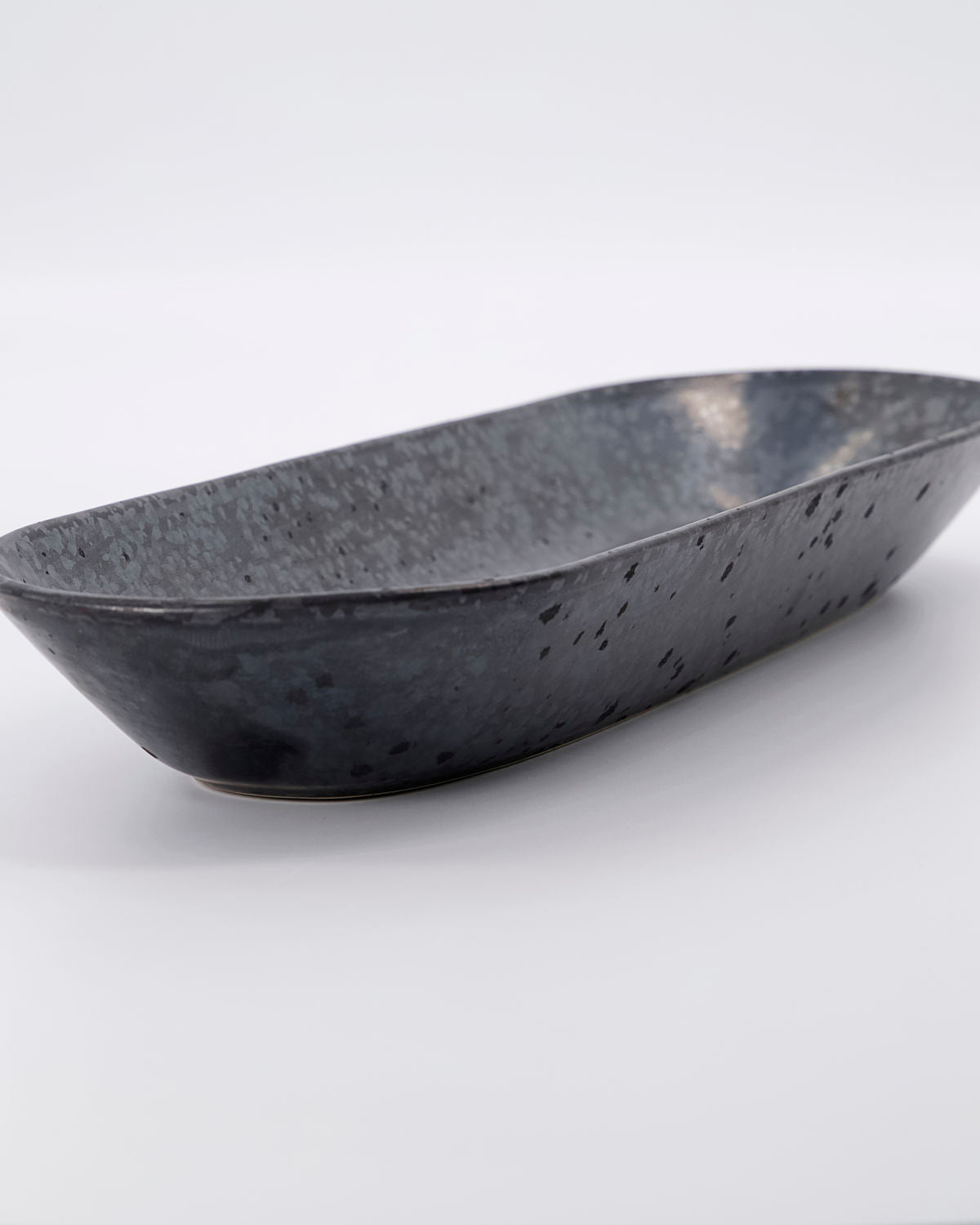 'Pion' long serving dish by House Doctor - black