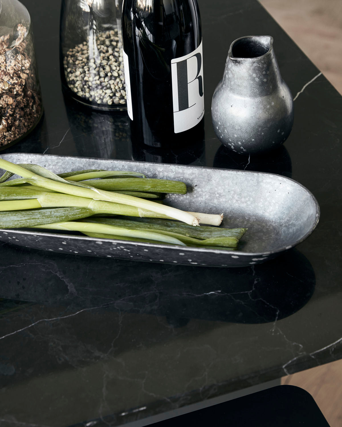 'Pion' long serving dish by House Doctor - black